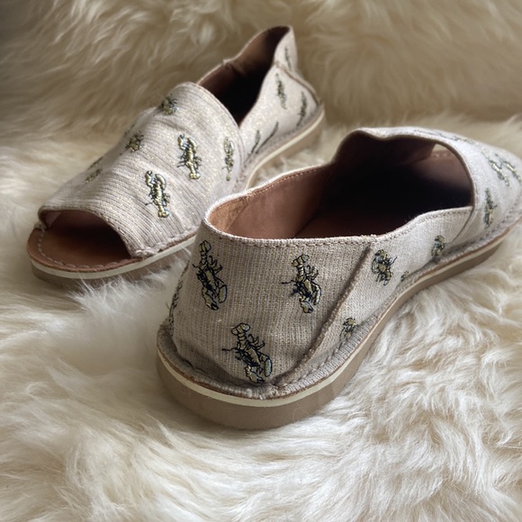 Coach Lobster Flats - Picture 11 of 11